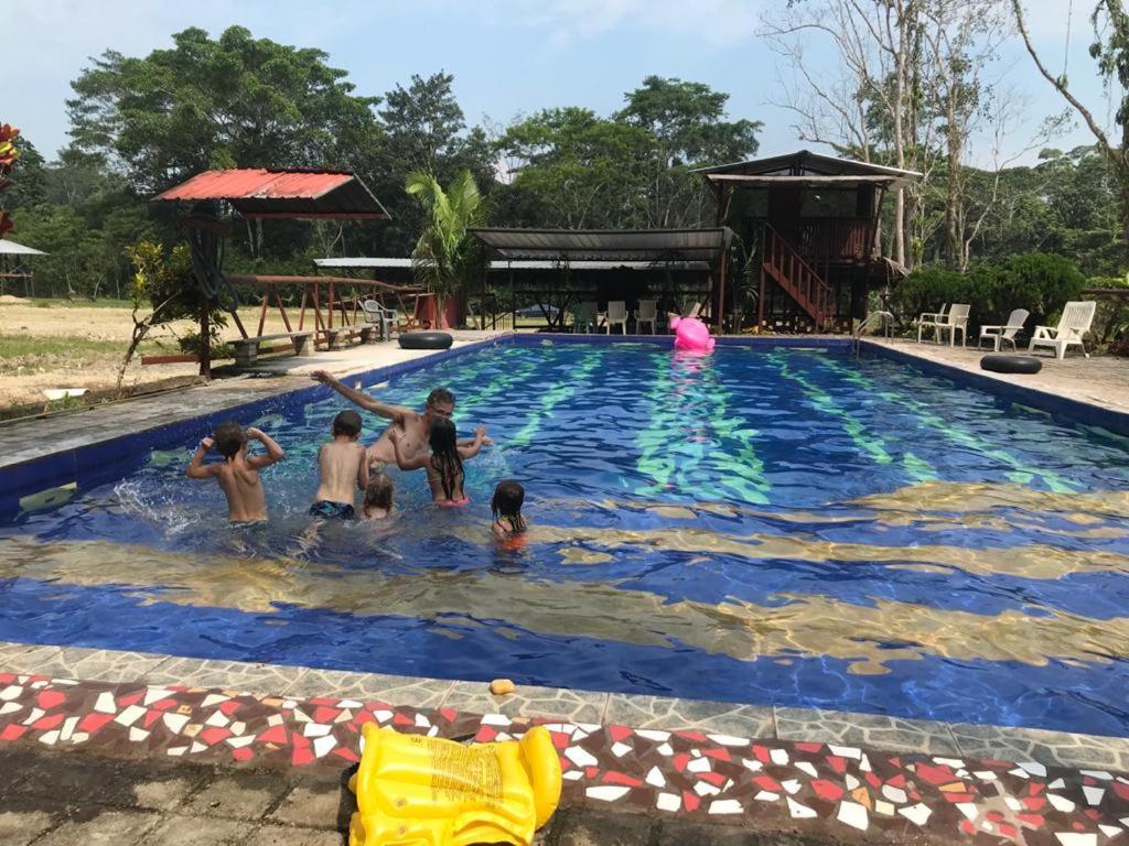 Grand Selva Lodge & Tours テナ エクステリア 写真