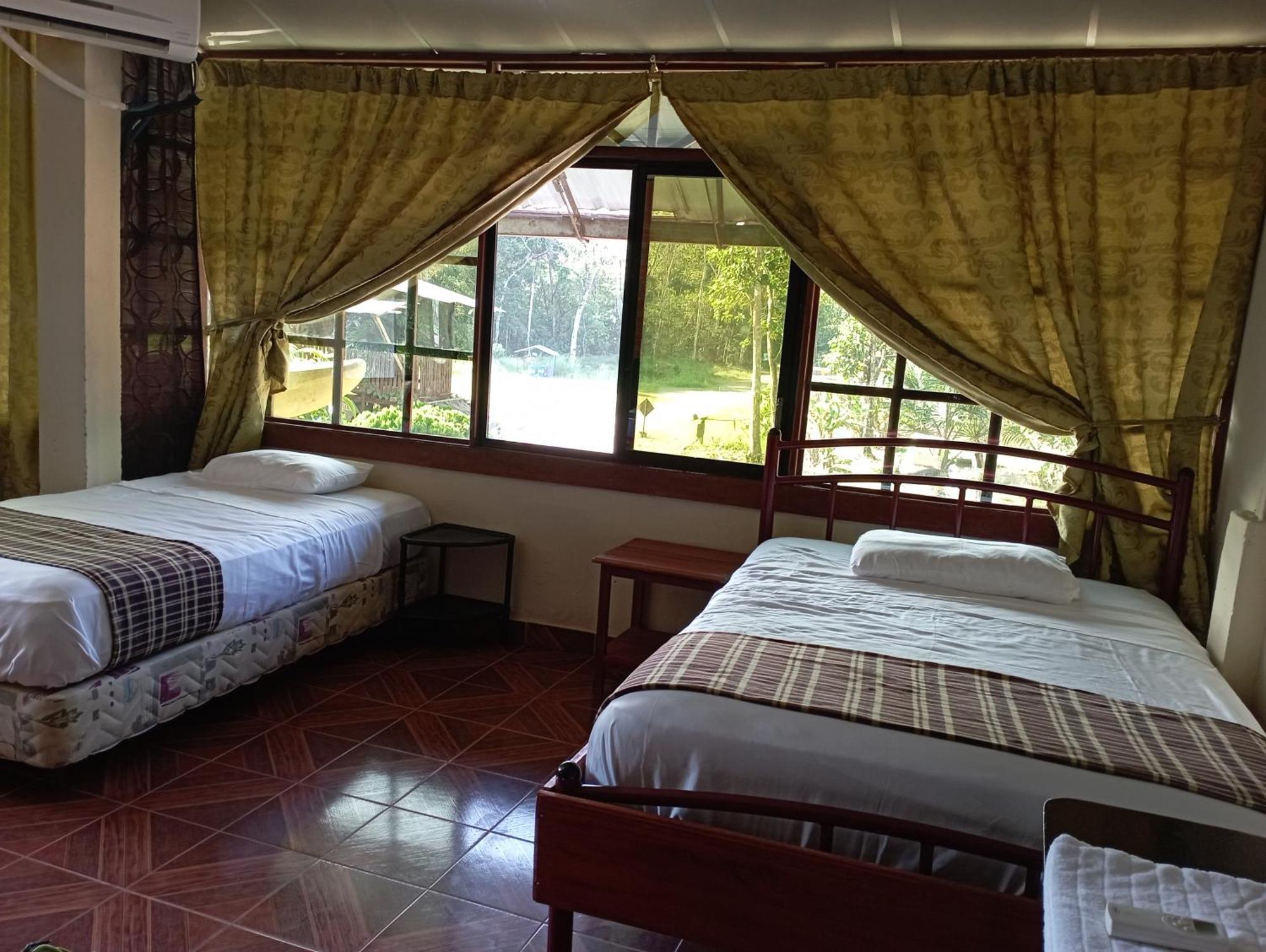 Grand Selva Lodge & Tours テナ エクステリア 写真